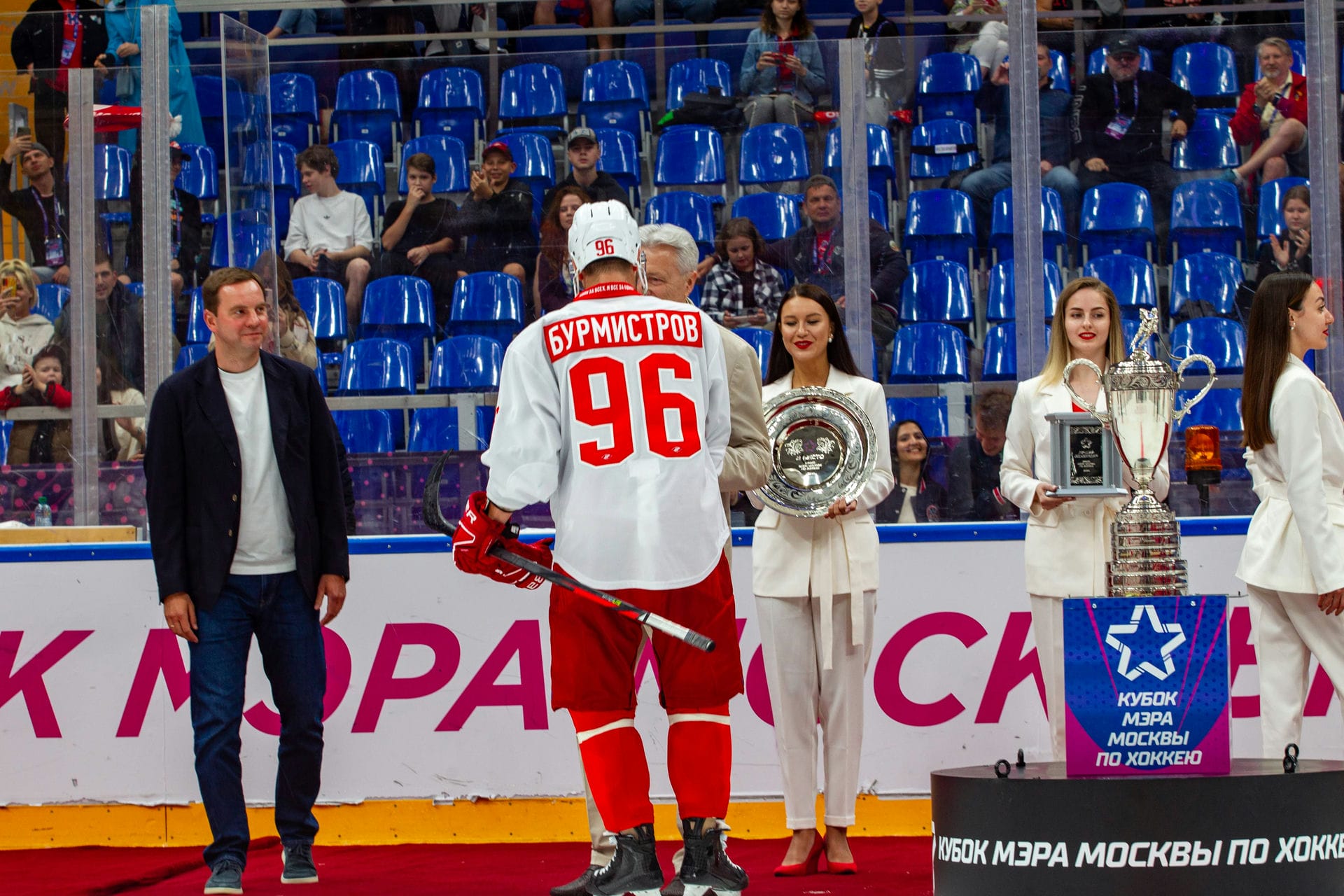 Матчи спартака 2023 хоккей. Кубок мэра Москвы 2023 по хоккею медали.
