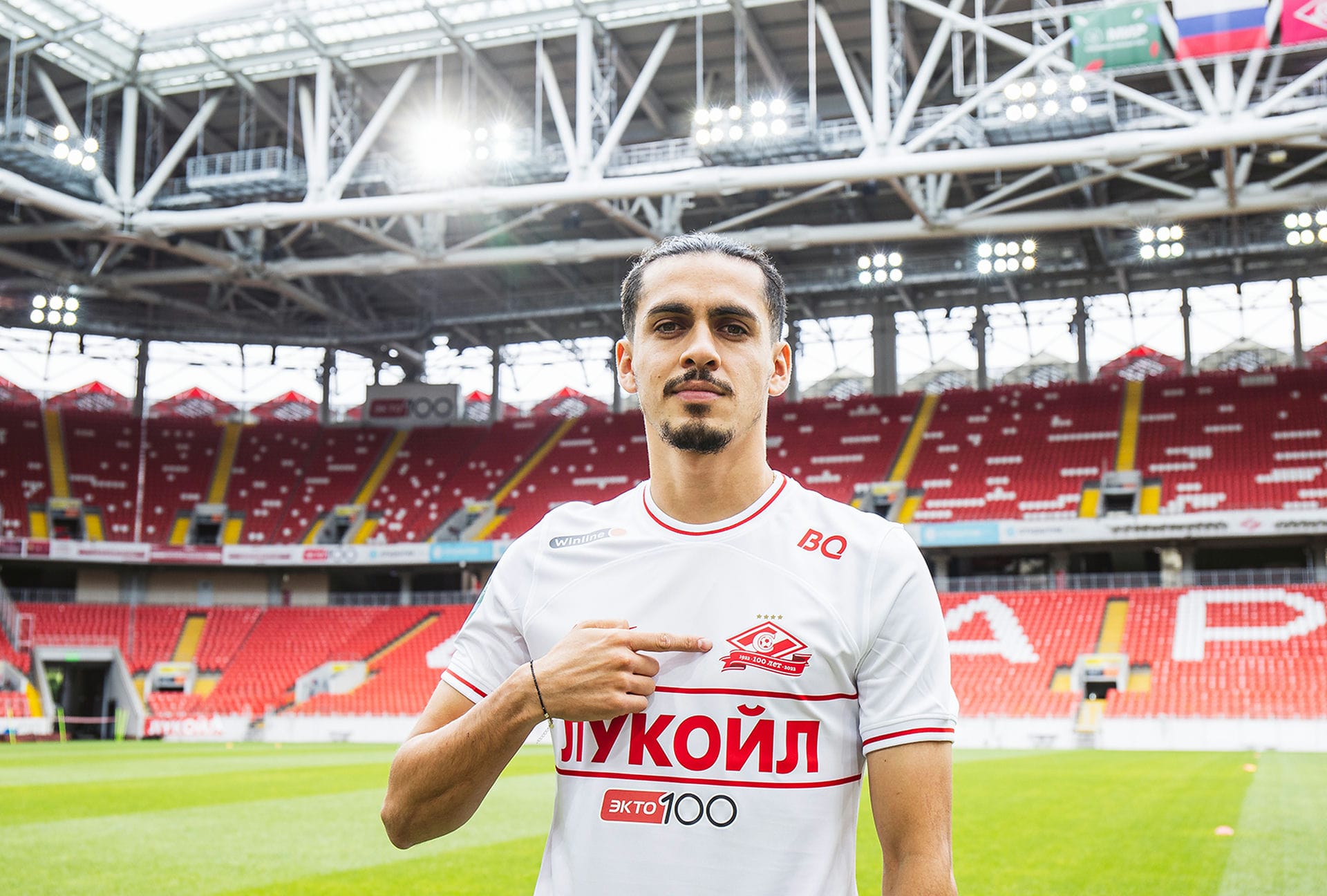 ФК «Спартак» официально объявил, что Хесус Медина стал игроком красно-белых.