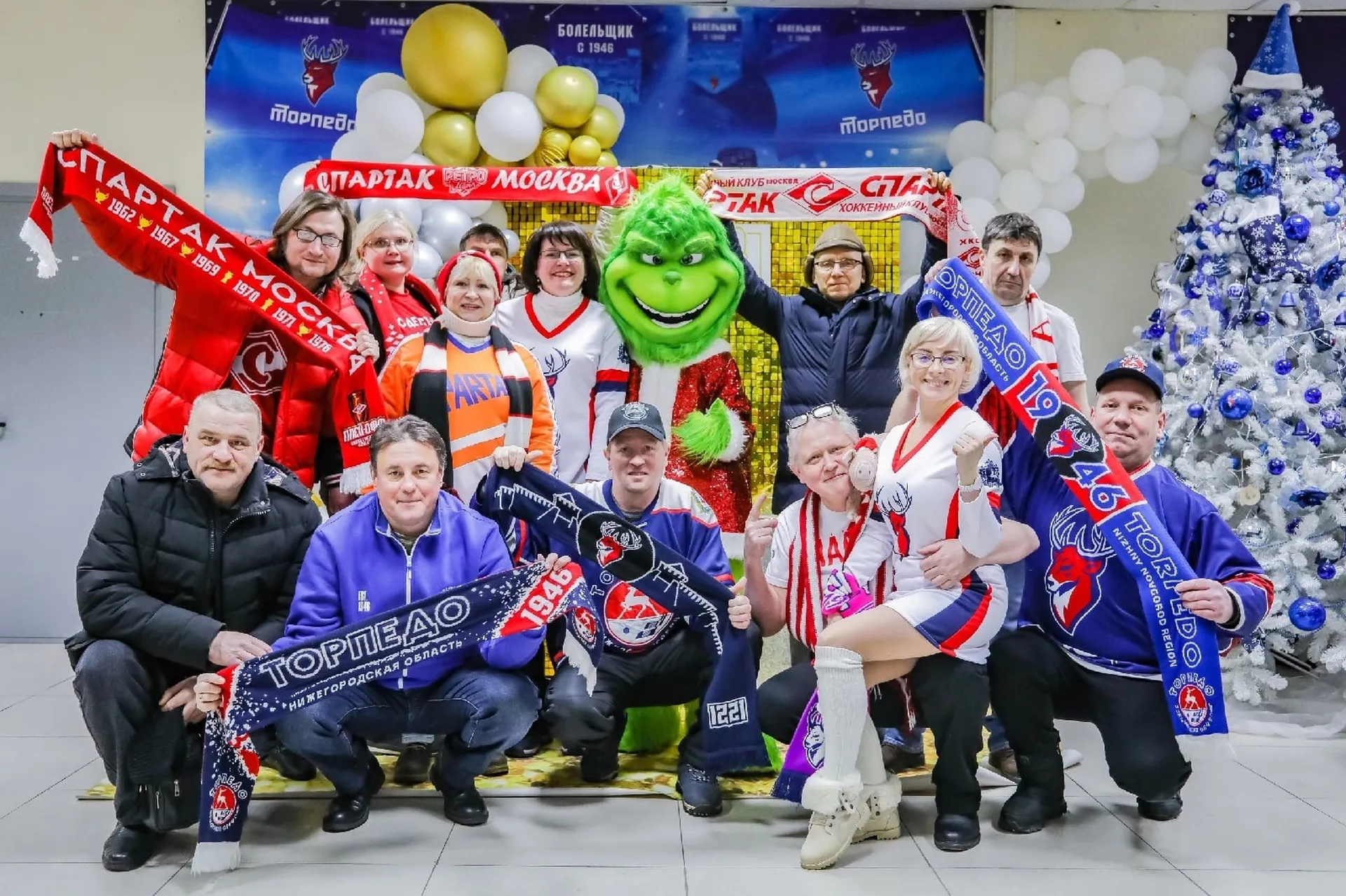 Фото красно-белых болельщиков в Нижнем Новгороде на матче «Торпедо» - «Спартак»